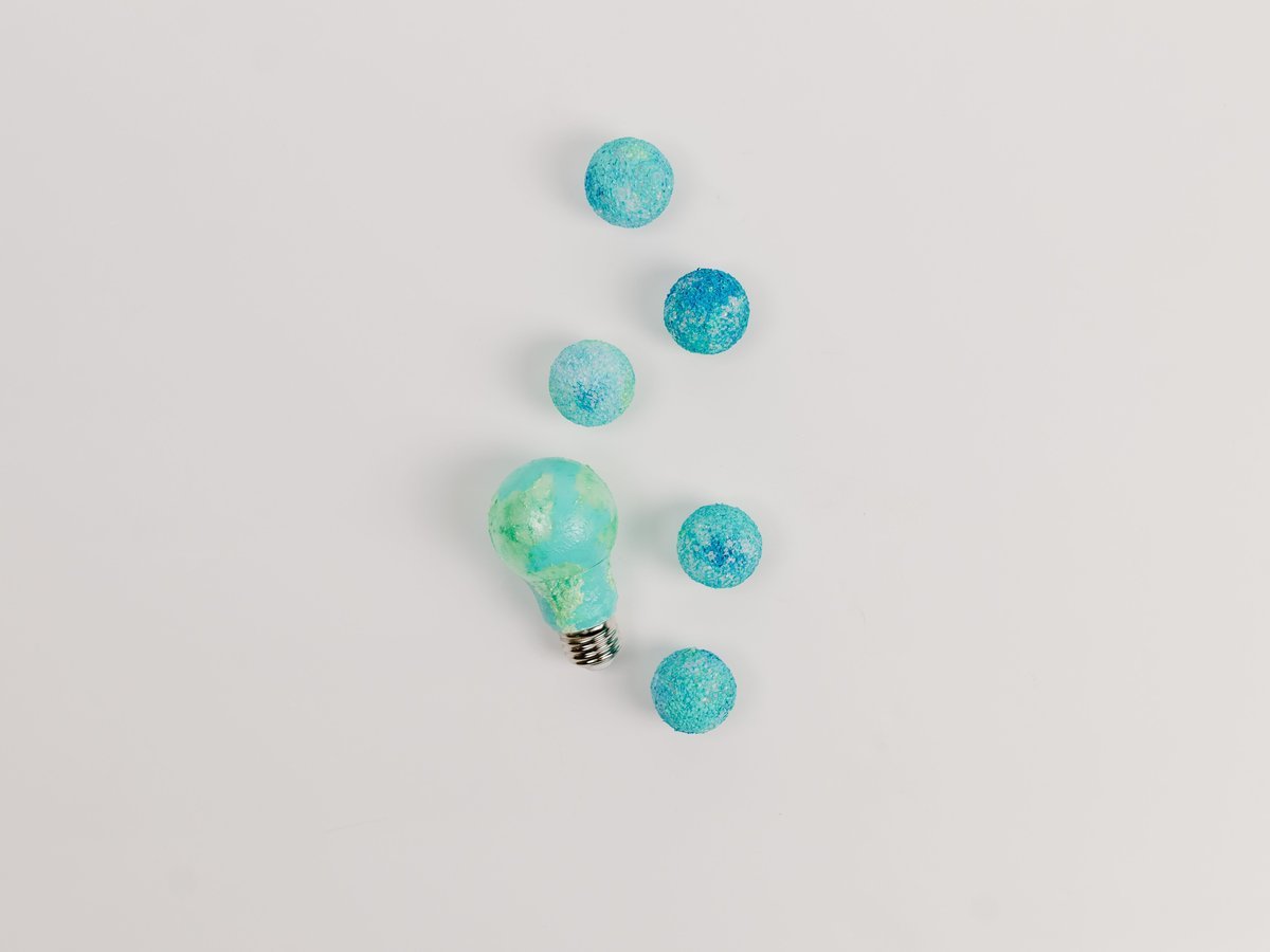 Moss Ball Painting and Customisation — Add Color and Personality - DIY Moss Ball Project