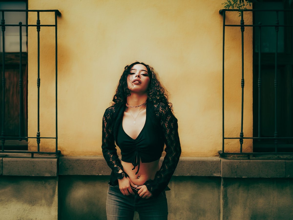 Honey Caramel Money Piece on Warm Brunette Hair - Warm Brown Hair Caramel